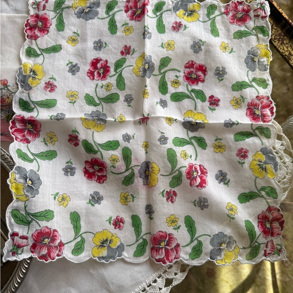 Vintage Floral Handkerchief Set - Picture 6 of 6